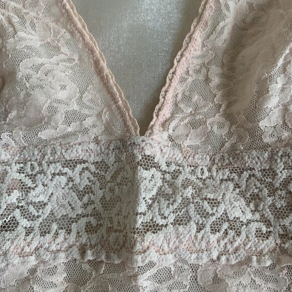 Baby pink sexy lingerie top with keyhole cutout in back. 100% cotton size small - Picture 6 of 7